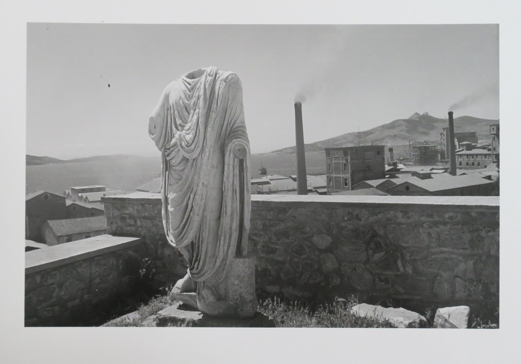 Ellen Auerbach: Foto, Zonder titel verkocht voor € 45!