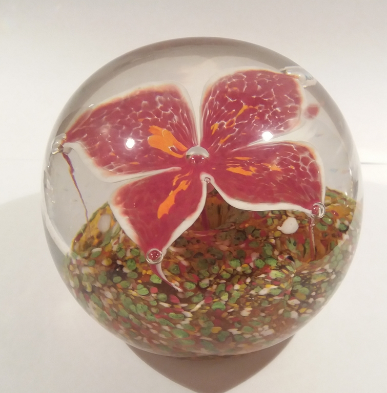 Vintage Decoratieve glazen presse-papier met bloem 1960. kopen? Bied vanaf 1!