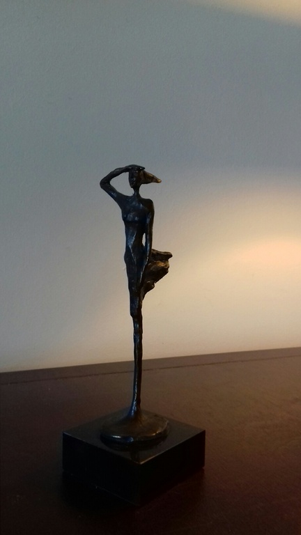  Bronzen beeldje van Corry van Ammerlaan    -      "Kijk in de toekomst" kopen? Bied vanaf 20!