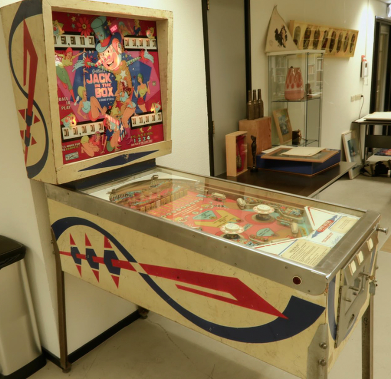 Flipperkast "Jack in the Box" van Gottlieb uit 1973 kopen? Bied vanaf 1!