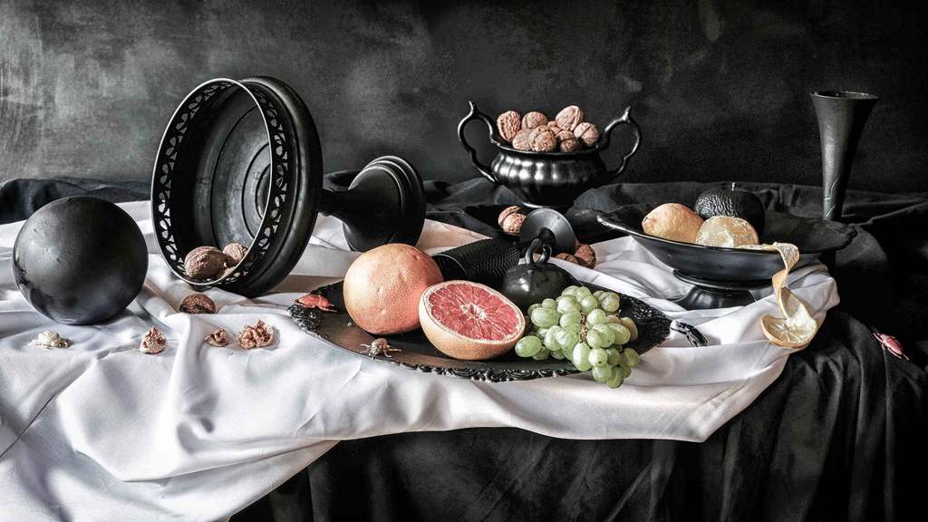 Marion Kraus ; Kunstfotografie ; Stilleven met grapefruit .  verkocht voor € 220!