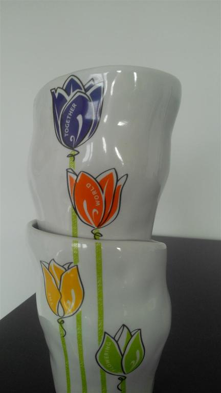 Corry Ammerlaan van Niekerk:  stapelbekers, Flowering the world together kopen? Bied vanaf 11!