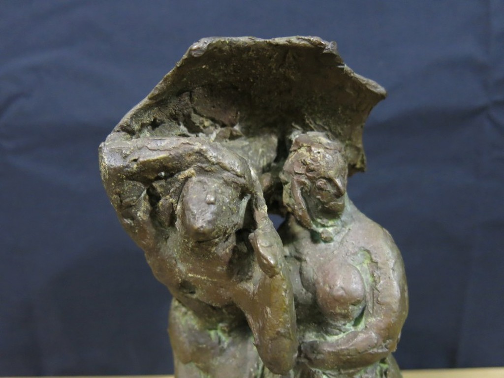 Gabriel Sterk: Bronzen beeld, Twee vrouwen onder een parasol kopen? Bied vanaf 250!