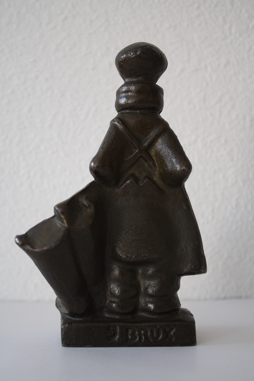 Schusterjunge, (Schoenmakersjongen) Gesigneerd  J  BrÃ¼x. brons. kopen? Bied vanaf 45!