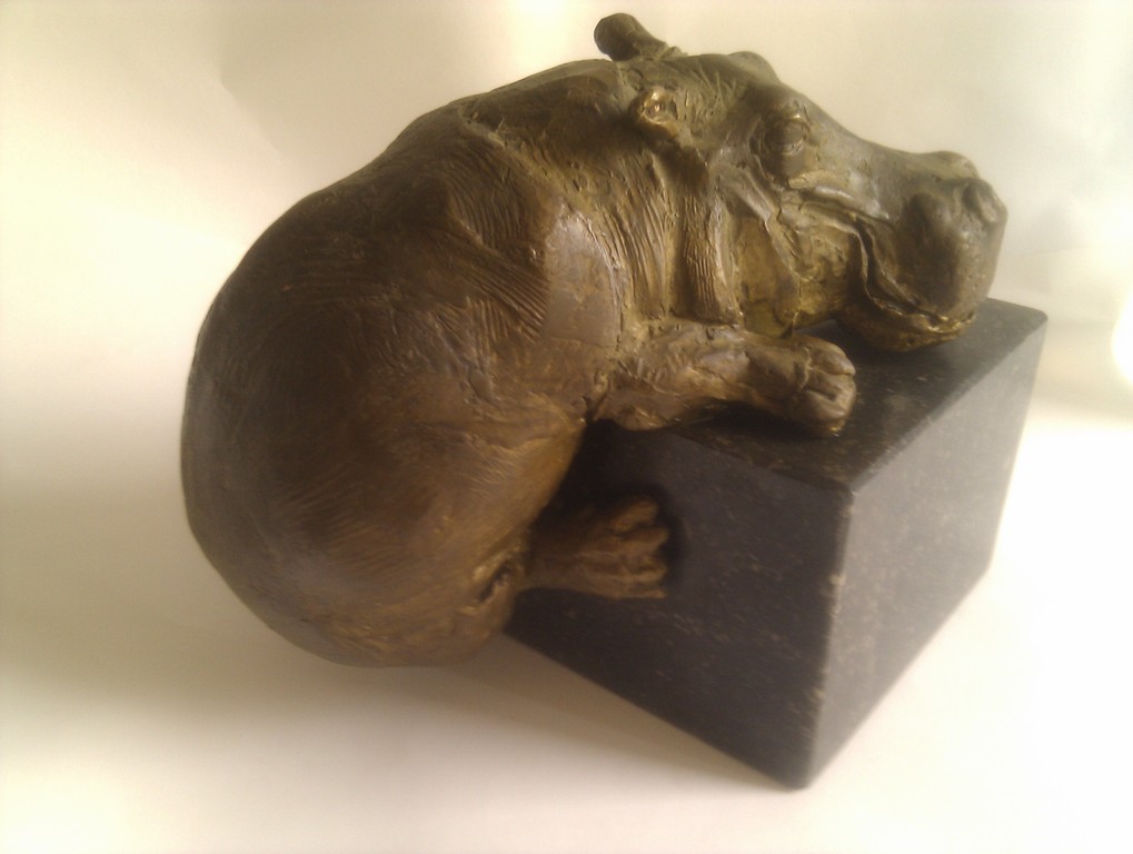 Taeke Friso de Jong, Kleinplastiek (brons), Nijlpaard verkocht voor € 900!