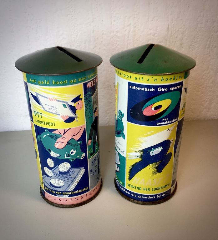 Rijkspostspaarbank - twee reclamezuil spaarpotten met grafiek kopen? Bied vanaf 9!