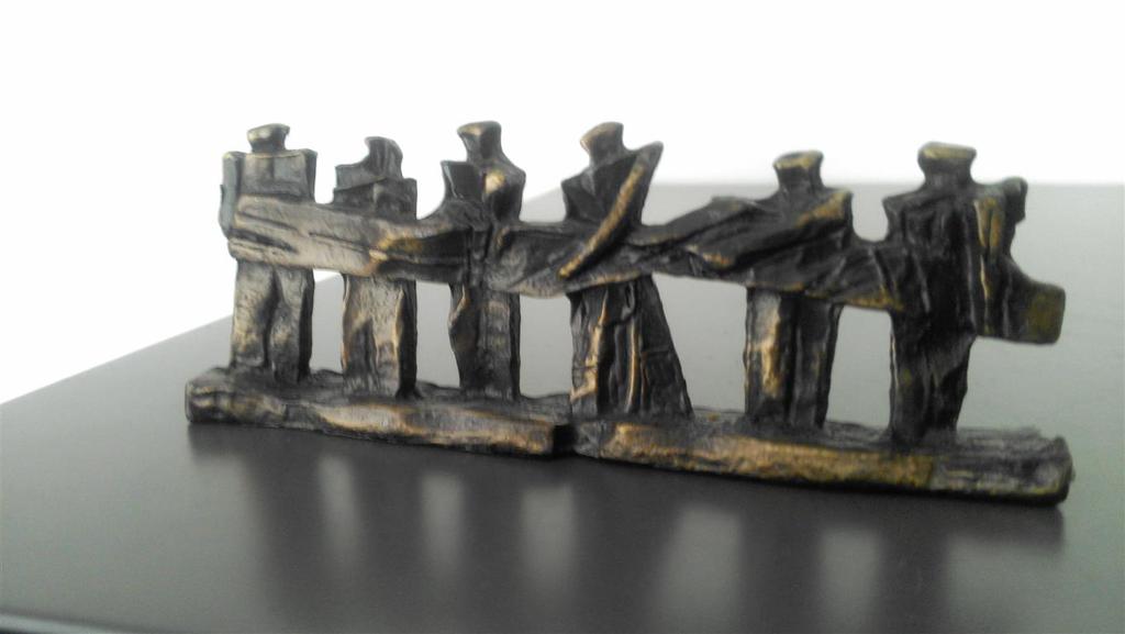 Zes dragers op een rij van brons kopen? Bied vanaf 9!