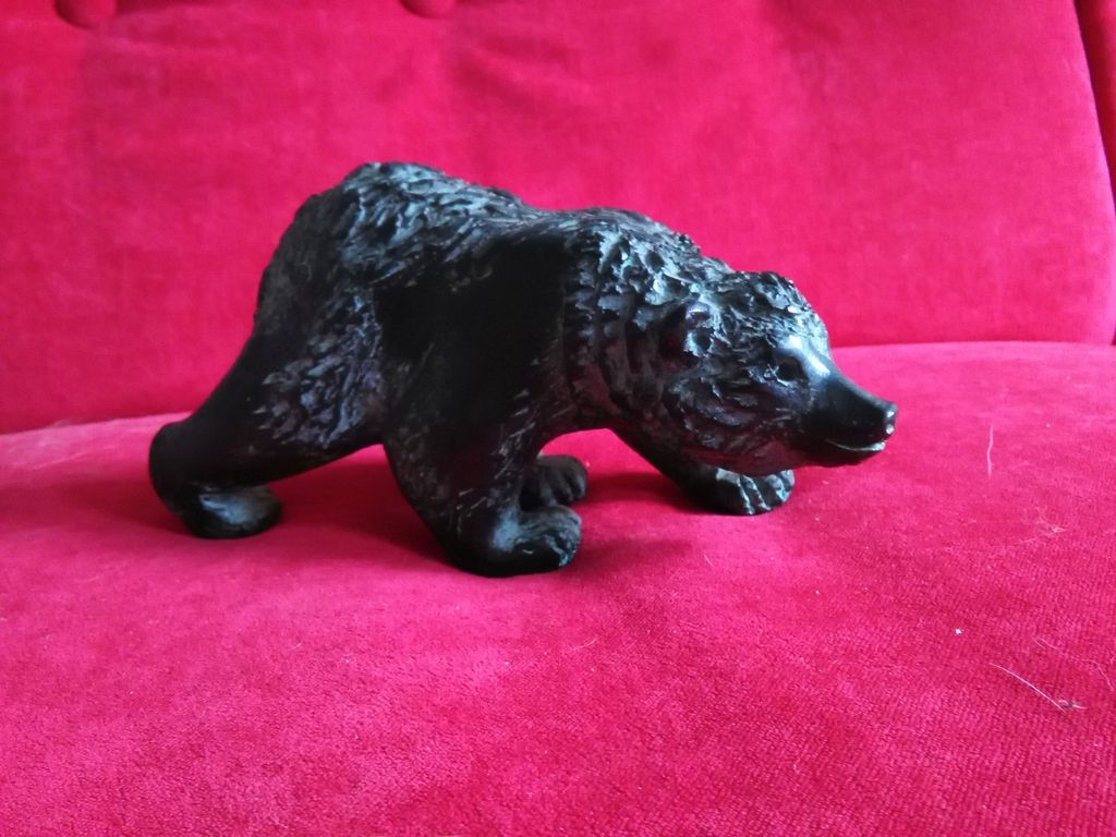 Hetty Heyster: Bronzen beeldje, jonge ijsbeer verkocht voor € 350!