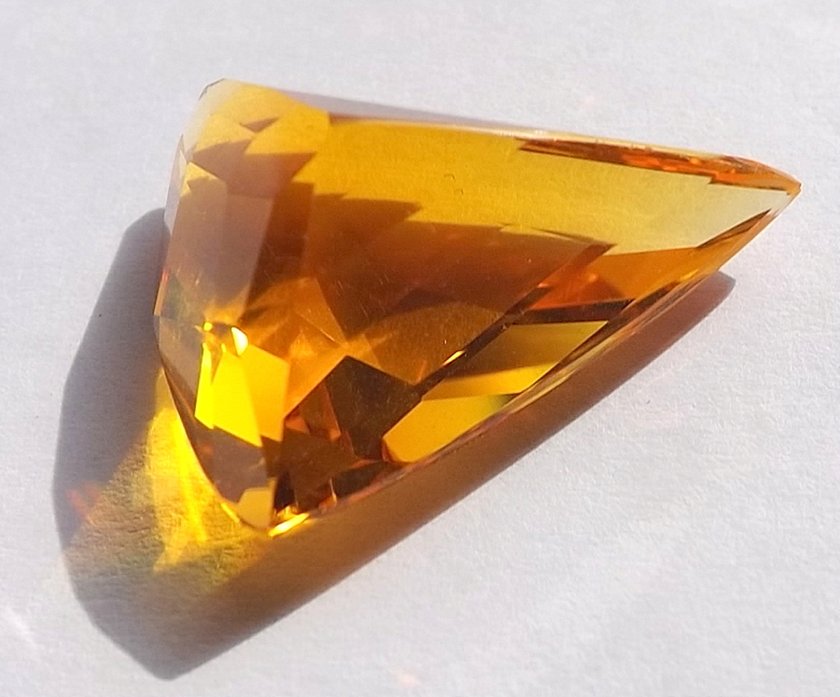 Natuurlijke “Checker Cut”  Golden Citrine van 18.40 karaat kopen? Bied vanaf 1!