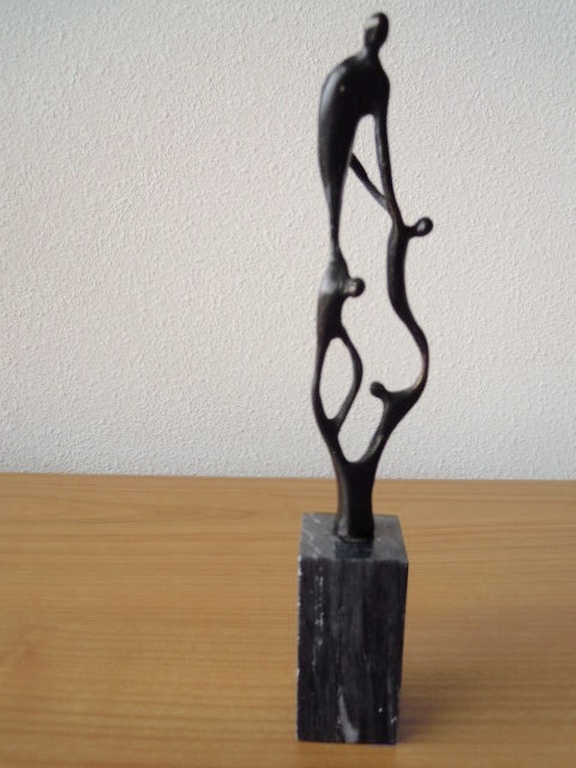 Bronzen beeldje CORRY AMMERLAAN 23 CM HOOG. kopen? Bied vanaf 30!