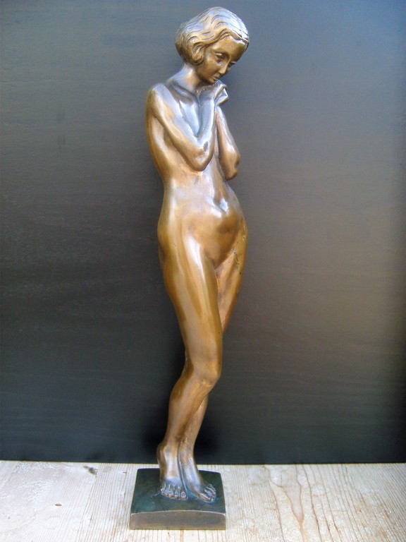 Onbekende kunstenaar: Bronzen beeld, zeer fraai staand naakt. verkocht voor € 350!