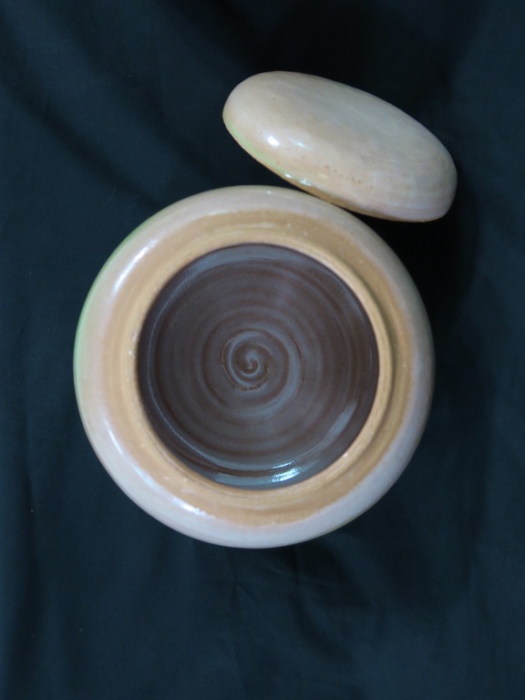 Petri Voet: Decoratieve pot met deksel van geglazuurd keramiek kopen? Bied vanaf 25!