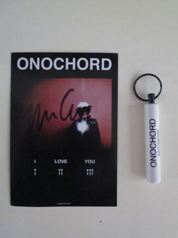 YOKO ONO, ONOCHORD, lampje met handgesigneerde instructiekaart verkocht voor € 45!