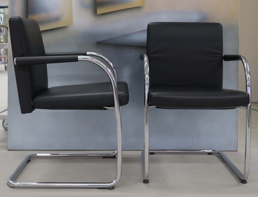 Vitra: 2 x leren Visasoft Chair kopen? Bied vanaf 200!