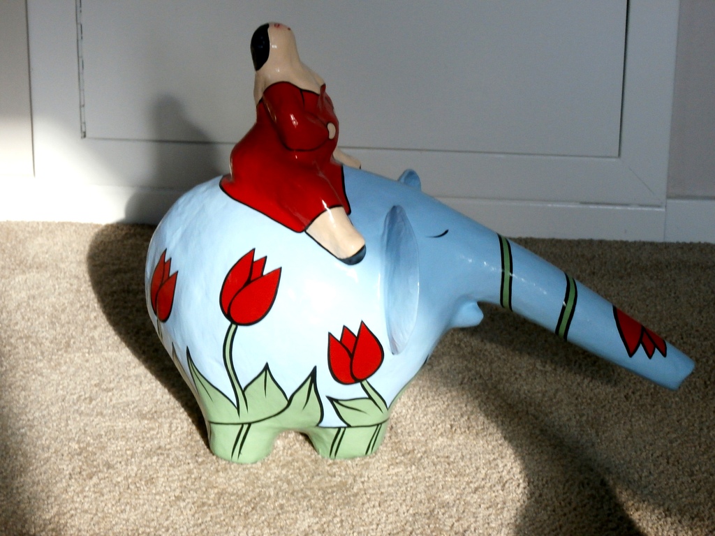 Ada Breedveld - beeld: blauwe olifant tulpen groot - 2003 kopen? Bied vanaf 95!