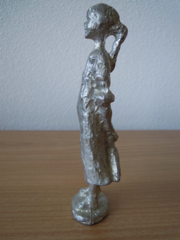 Corry Ammerlaan beeldje -Sophietje met pop - 14 cm hoog kopen? Bied vanaf 25!