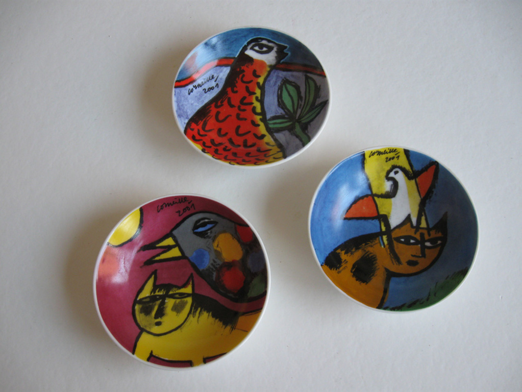 Corneille - 3 schaaltjes uit 2001 - doorsnede ca. 12 cm verkocht voor € 15!