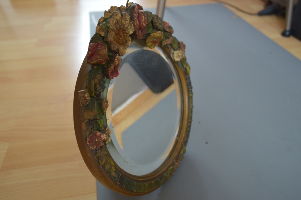 Spiegeltje, oud ca. 26 x 26  kopen? Bied vanaf 15!