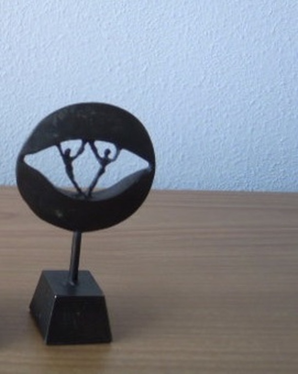 Bronzen beeldje Corry Ammerlaan - 12 cm hoog. kopen? Bied vanaf 25!