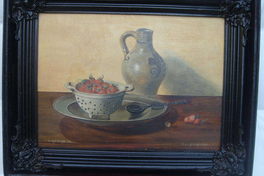 G.J. Assenbergh, stilleven met aardbeien in vergiet, stenen kruik, en bord kopen? Bied vanaf 75!