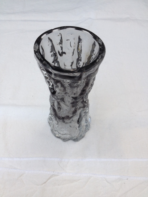 Whitefriars antraciet glazen "Bark" of "Bast vaas ontwer Geoffrey Baxter kopen? Bied vanaf 25!