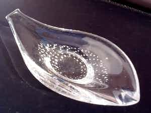 Kosta Boda - Vicke Lindstrand voor Kosta Boda,schaaltje met luchtbellen verkocht voor € 30!