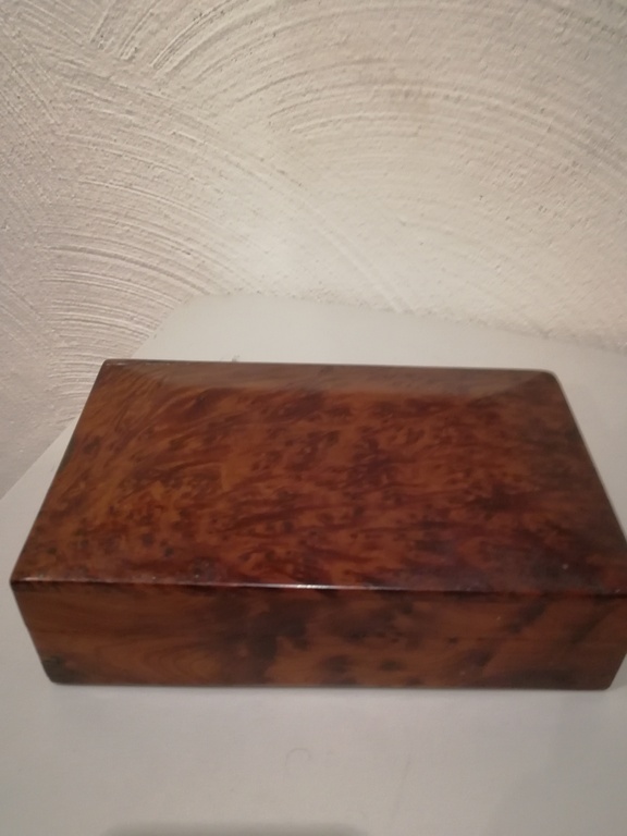 massief kistje in wortel hout kopen? Bied vanaf 15!