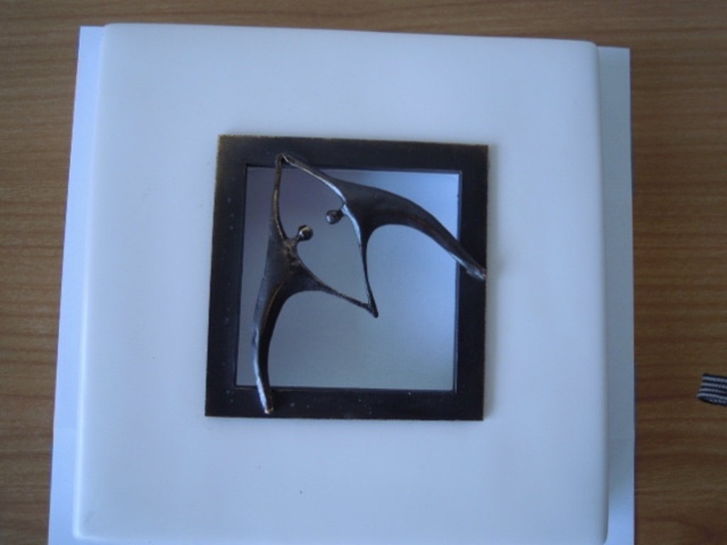 CORRY AMMERLAAN porseleinen schilderijtje met bronzen kunstwerk er in 18 X 18 cm kopen? Bied vanaf 25!