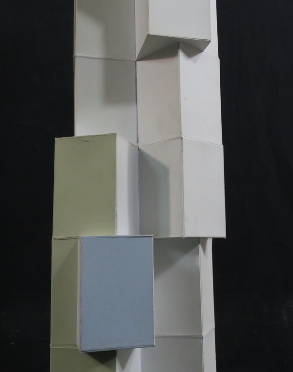 Berend Hendriks: Kartonnen sculptuur, Zonder titel kopen? Bied vanaf 150!