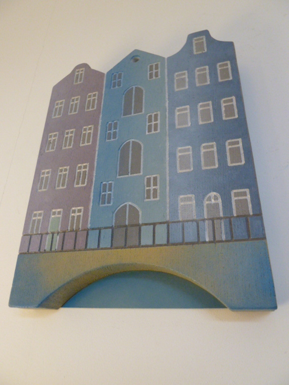 Stenen relief “Aanzicht grachtenpanden A'dam” kopen? Bied vanaf 100!