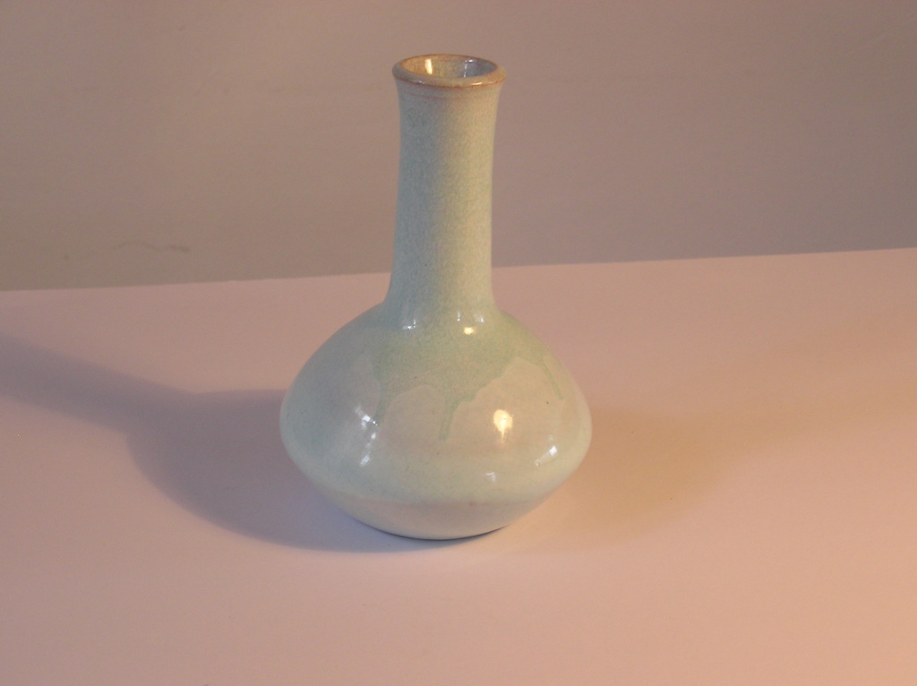 Pieter Groeneveldt, Buikvaasje met turqoise stroomglazuur verkocht voor € 30!