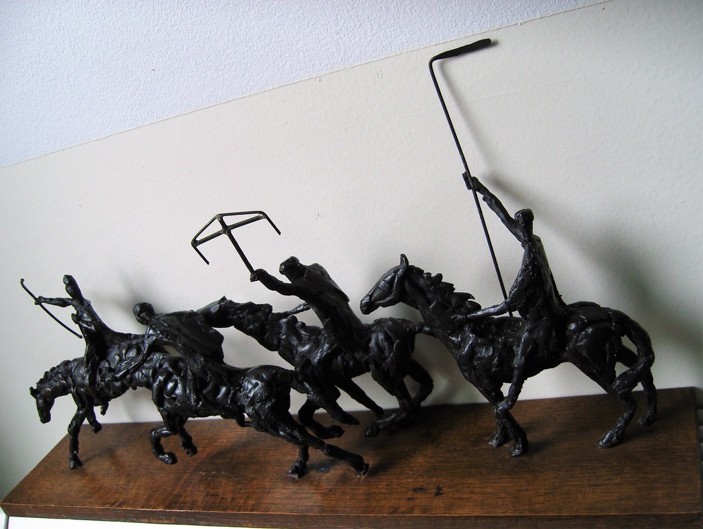 Onbekende kunstenaar: Bronzen beeldengroep van strijders te paard. kopen? Bied vanaf 225!