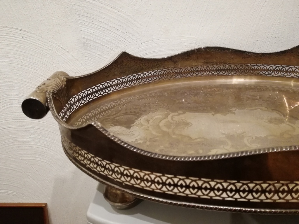 verzilverde serveer schaal - afkomstig uit England - periode 1950 kopen? Bied vanaf 39!