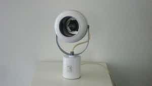 Niet of onleesbaar gesigneerd - Wit retro bollampje model droogkap verkocht voor € 1!