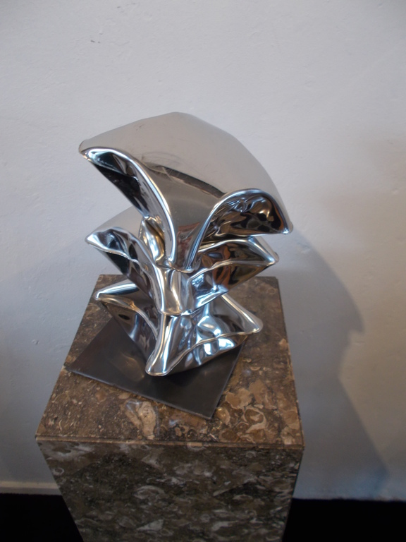 Stephen Newby,roestvrij stalen sculptuur.Gemonogrammeerd en gedateerd. kopen? Bied vanaf 185!