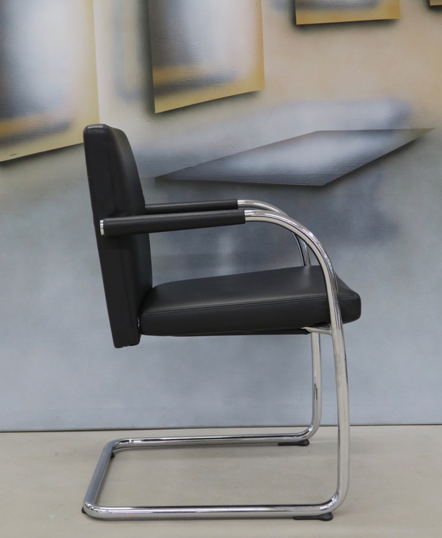 Vitra: 2 x leren Visasoft Chair kopen? Bied vanaf 200!