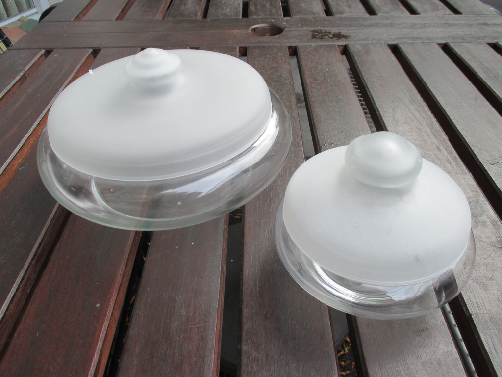 Leerdam, Jacques Boon, Leerdam koekdoos van glas en een bonbonniere kopen? Bied vanaf 8!