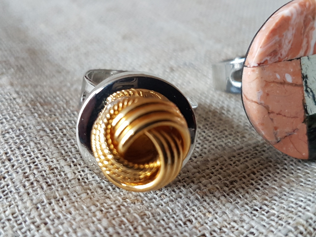 Lotto 3 ringen-Couture anni 60 Italia kopen? Bied vanaf 15!