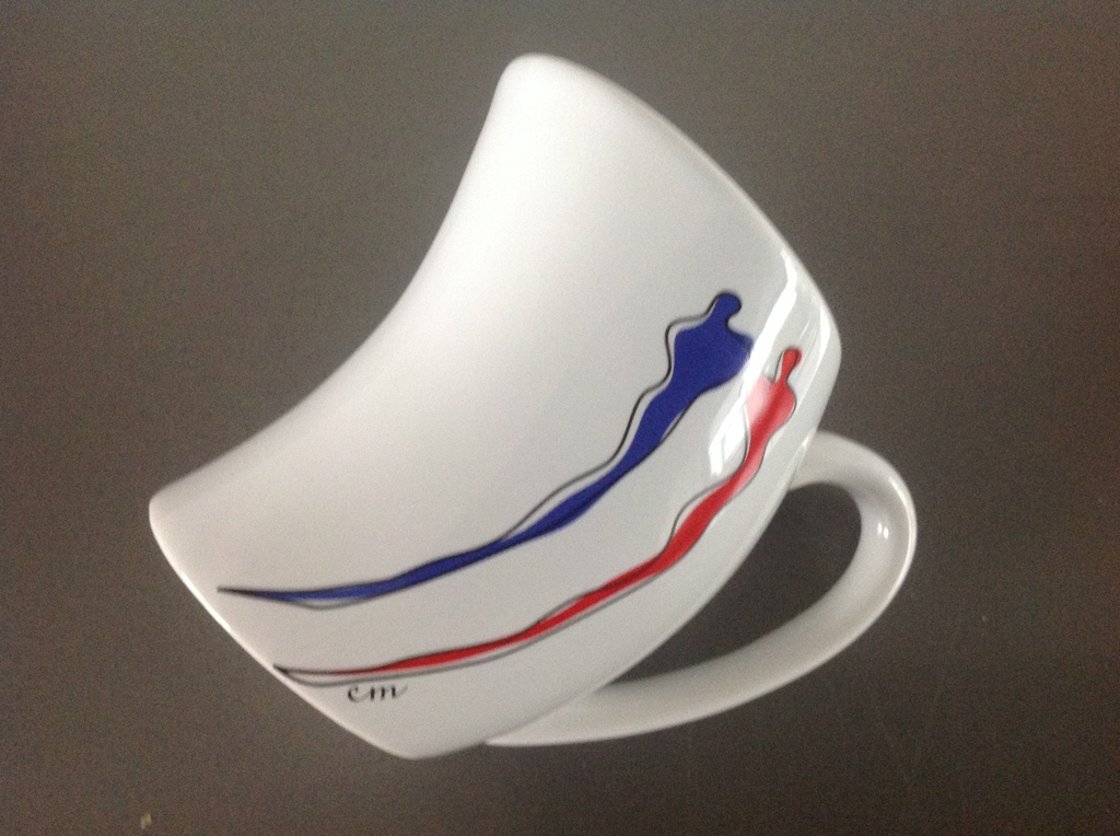 Corry Ammerlaan-van Niekerk: twee porseleinen kop en schotels, working together. kopen? Bied vanaf 13!