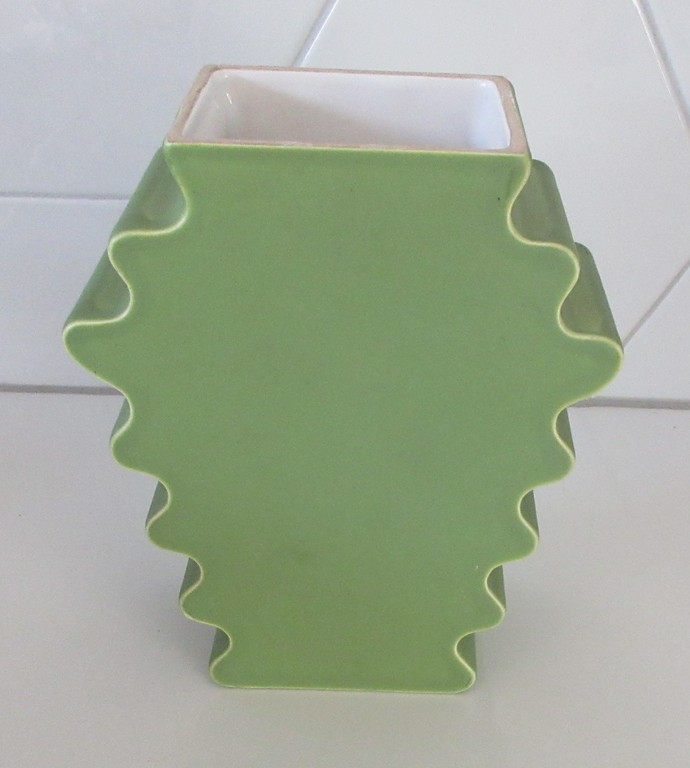 Groen aardewerken design vaas in de vorm van een boom of struik ontw. onbekend kopen? Bied vanaf 1!