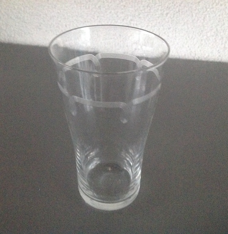 Leerdam: Acht waterglazen met guillocheer-rand kopen? Bied vanaf 18!
