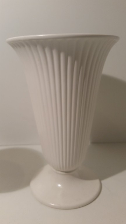 Wedgwood Etruria Barlaston England 2 keramieke vazen kopen? Bied vanaf 20!