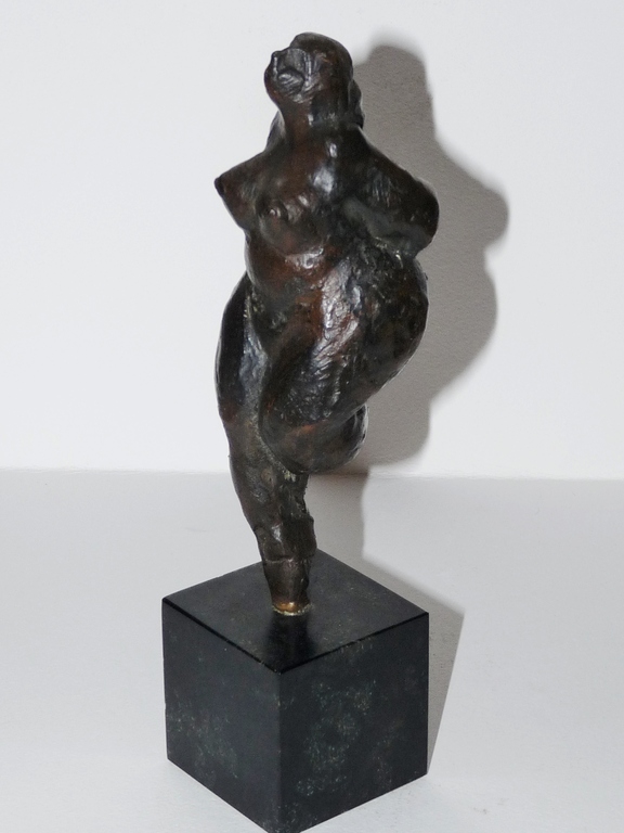 Onbekende kunstenaar, Bronzen beeld op marmeren sokkel, Naakt kopen? Bied vanaf 250!