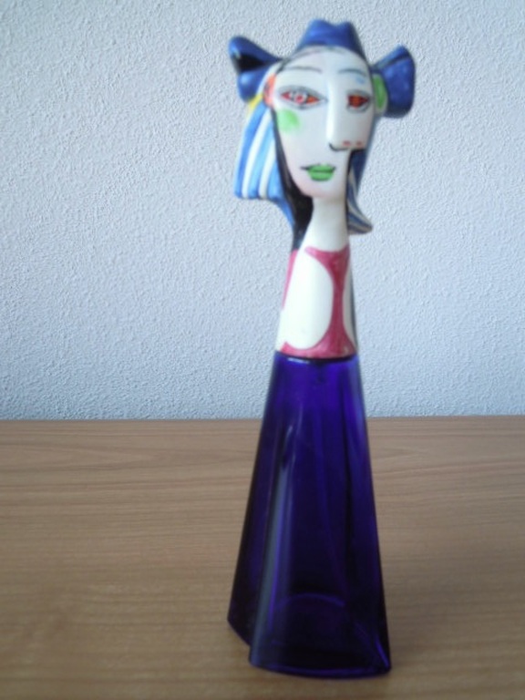  PICASSO - Beeldje / parfumfles - 19 cm hoog.   kopen? Bied vanaf 20!
