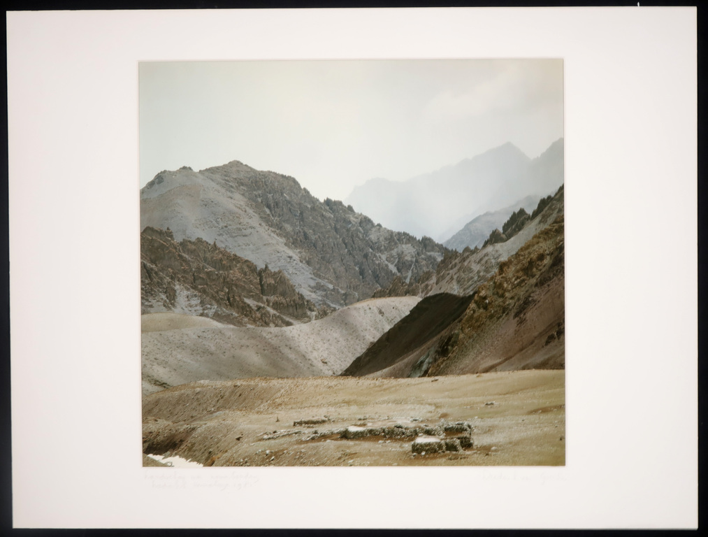 Diederik van Goethem: C-print, Landschap met zomerboerderij, Ladakh Himalaya kopen? Bied vanaf 20!