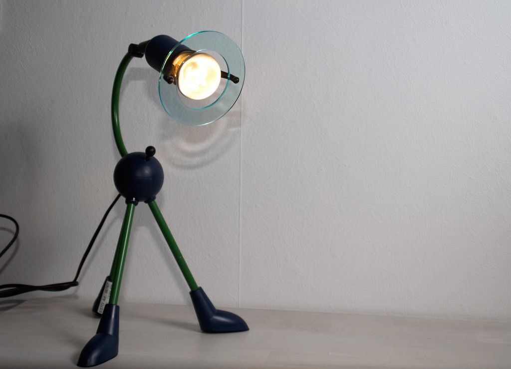 Esto Design Lamp kopen? Bied vanaf 32!