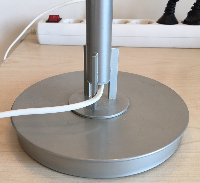 Onbekende designer - Metalen Mushroom tafellamp met gesatineerd glazen kap kopen? Bied vanaf 48!