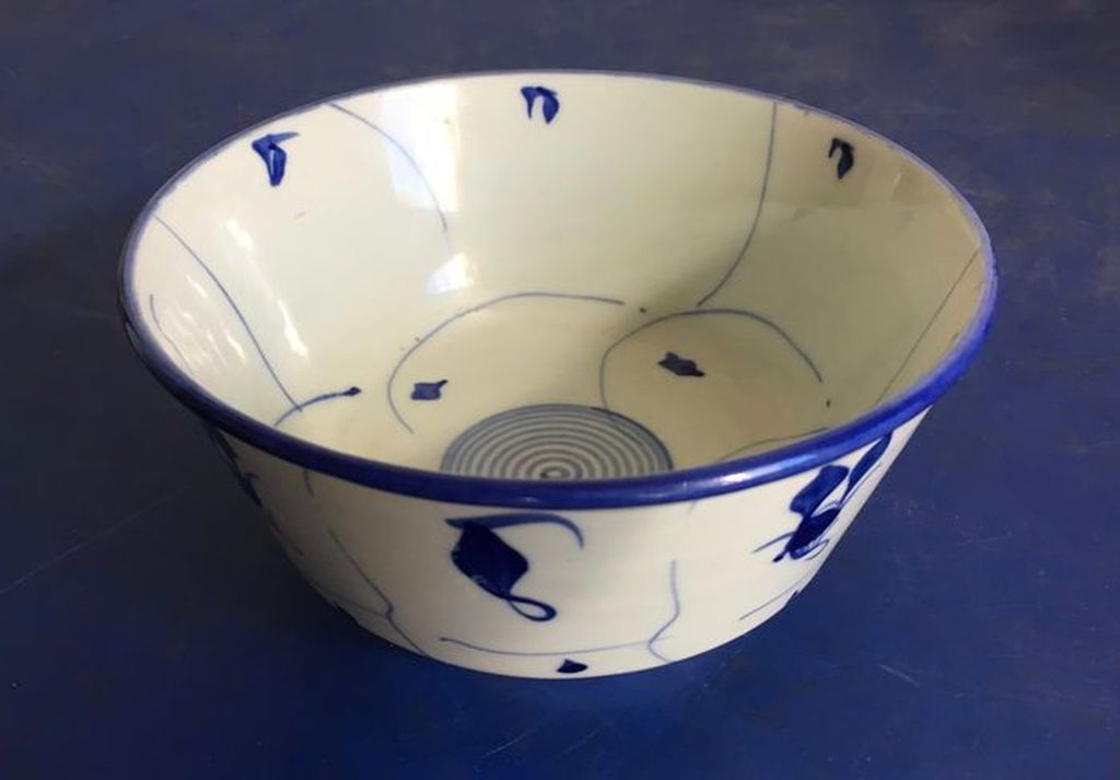 A Japanese blue and white bowl with spiral decoration - Arita - ca. 1875 kopen? Bied vanaf 29!