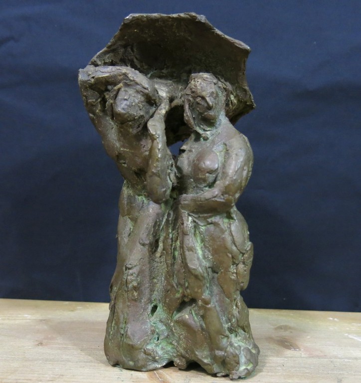 Gabriel Sterk: Bronzen beeld, Twee vrouwen onder een parasol verkocht voor € 250!