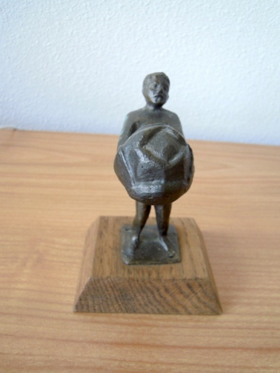 Zwaar bronzen beeldje JAN KIP 1926-1987 Oldenzaal. verkocht voor € 35!